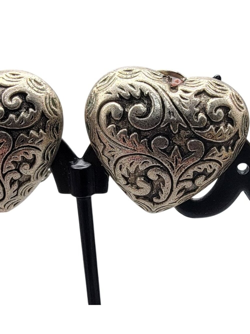 Vintage Etched Puffy Heart Leverback Earrings Pierced Ears Vintage Silver Tone - Picture 4 of 14